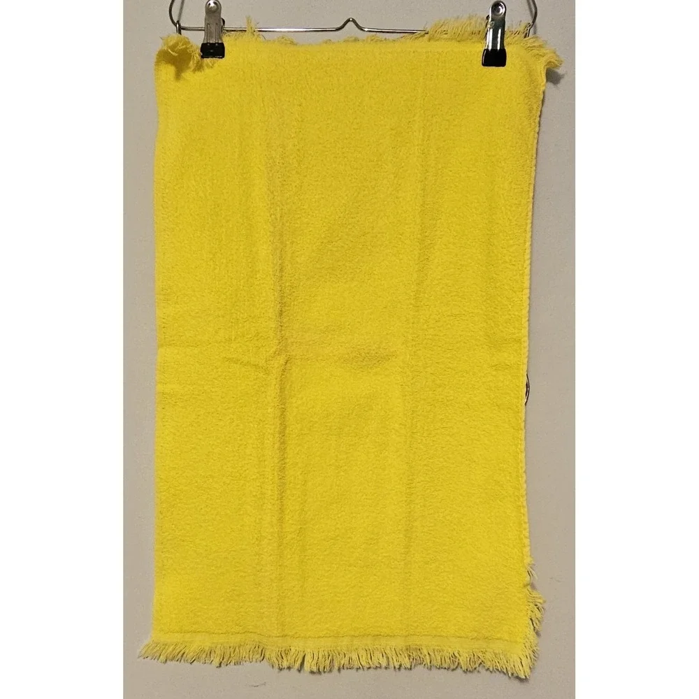 Vintage 1970/1980 Set Of 4 Cannon Bright Yellow Hand Towels With Fringe USA